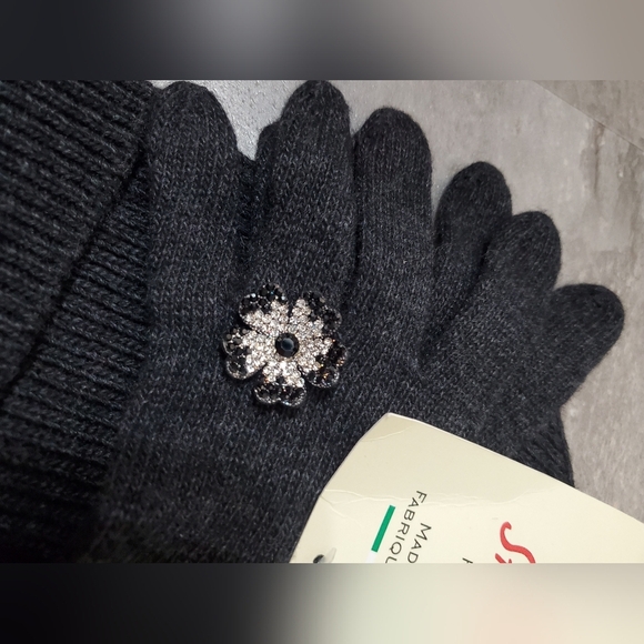 NWT Stil Estro Knit Hat and Gloves Set. Dark Grey. Rhinestones. Made In Italy. - Picture 4 of 9